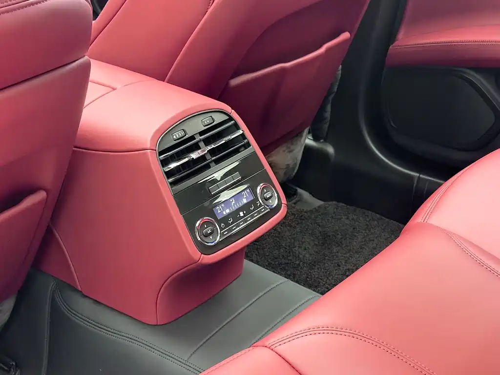 Maserati Quattroporte 2016 — фото 19