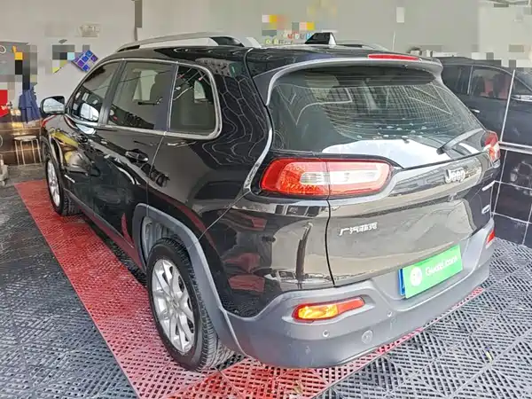 Jeep Cherokee 2016