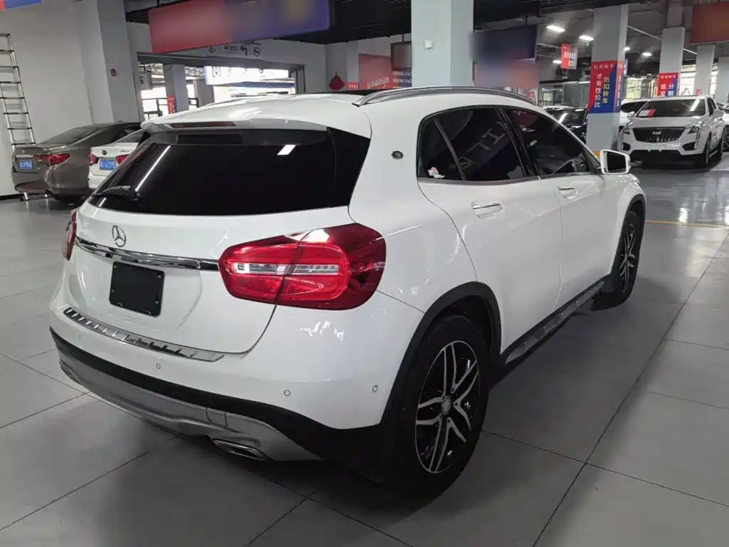 Mercedes-Benz GLA 2015
