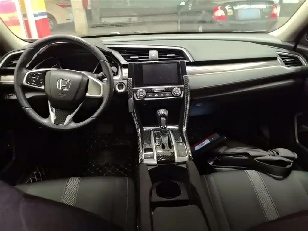 Honda Civic 2020 — фото 10