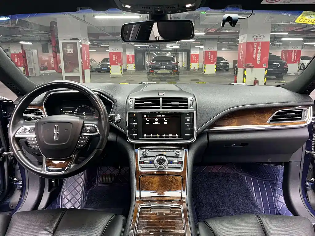Lincoln Continental 2017 — фото 11