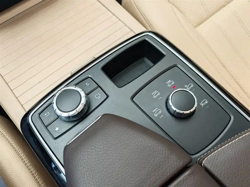 Mercedes-Benz GLE 2016 — фото 13