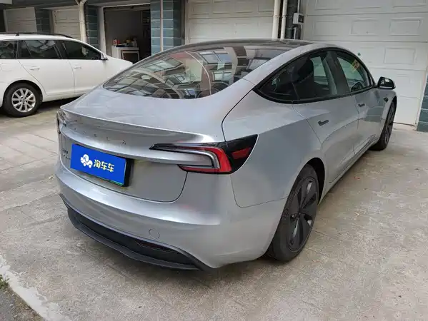 Tesla Model 3 2023
