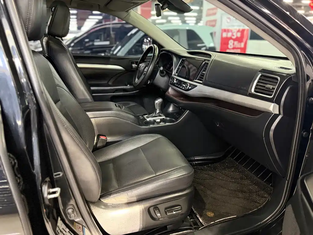 Toyota Highlander 2020 — фото 11