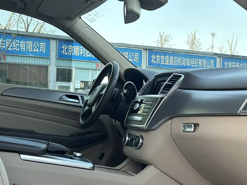 Mercedes-Benz M-Class 2015 — фото 10