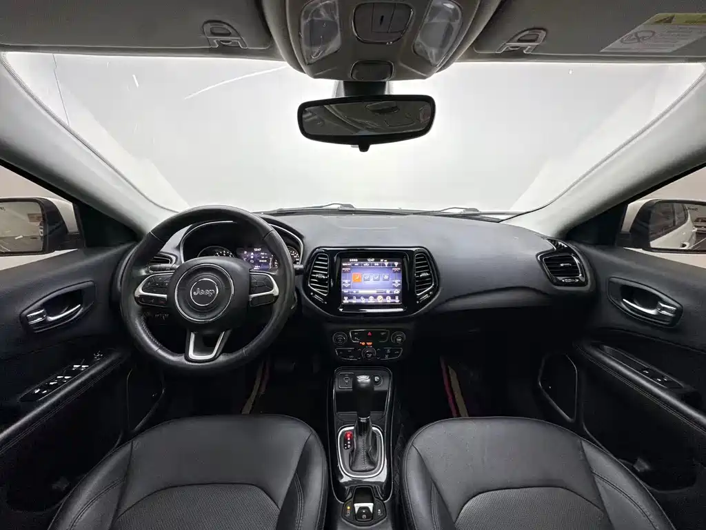 Jeep Compass 2018 — фото 4