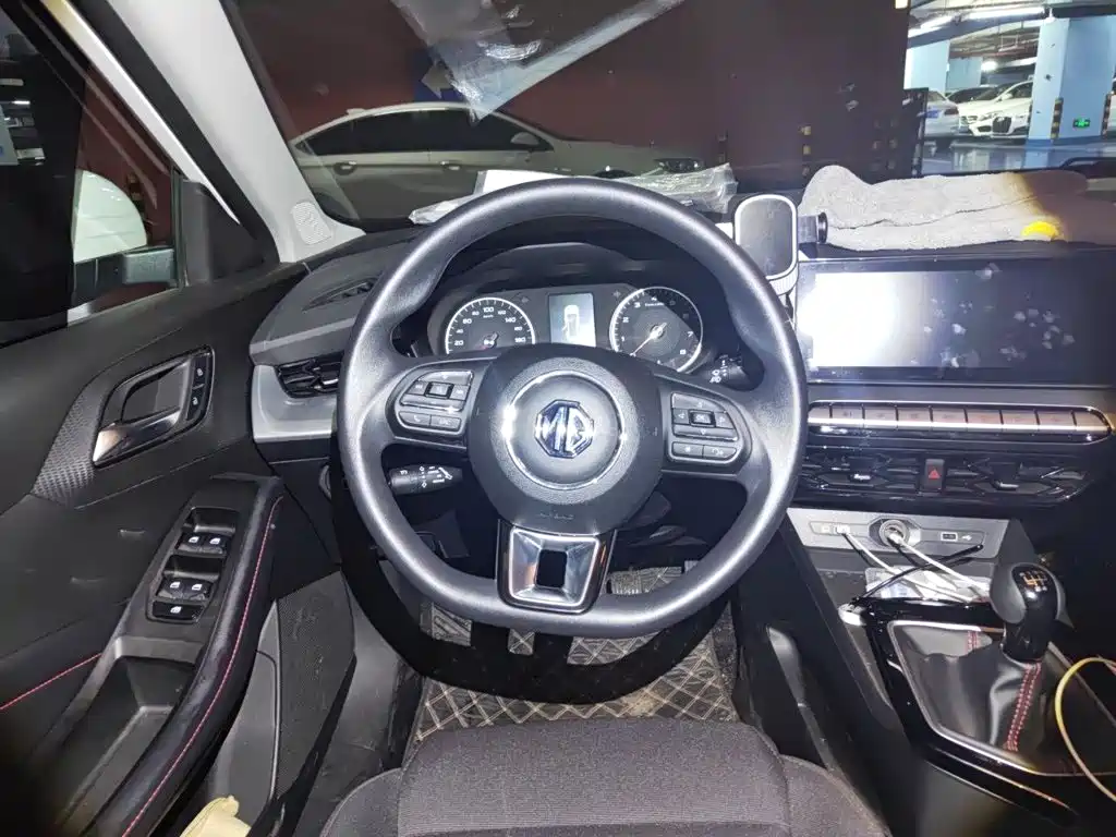 MG MG5 2025