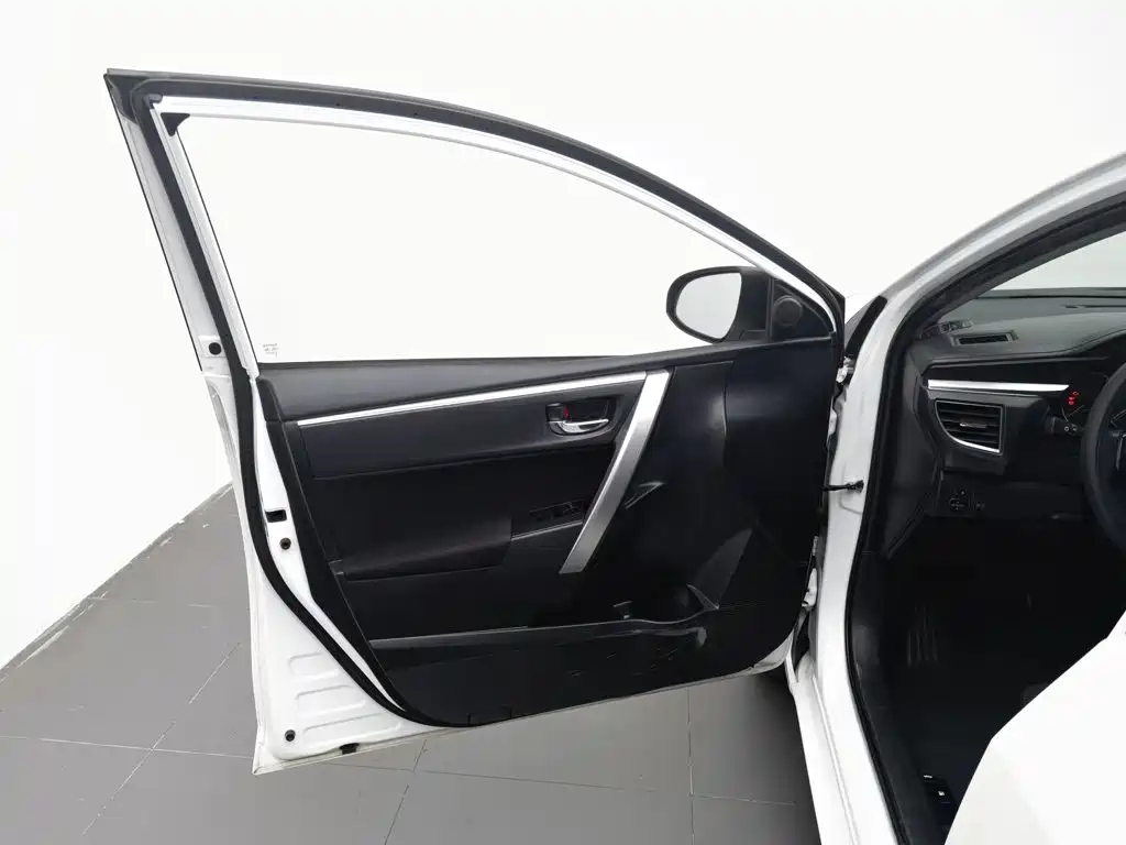 Toyota Corolla 2015 — фото 8