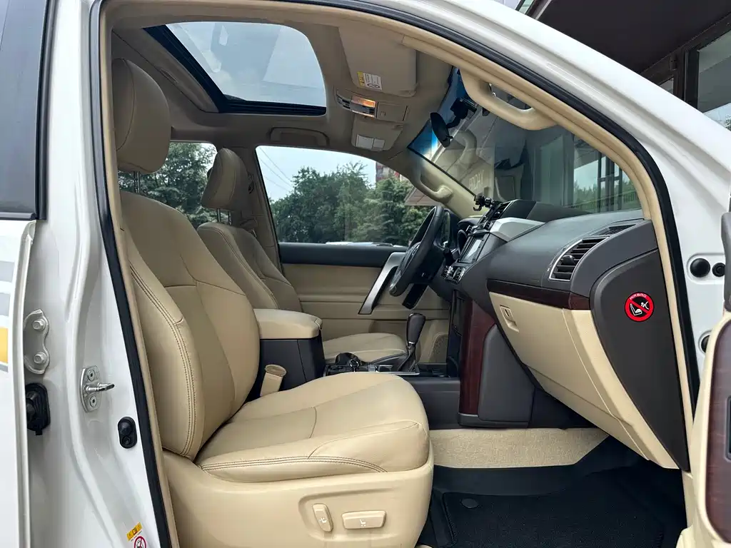 Toyota Prado 2015 — фото 19