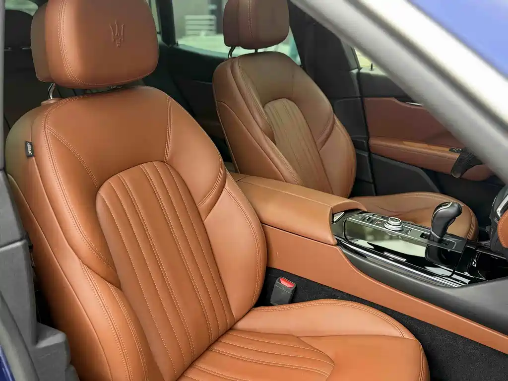 Maserati Levante 2017 — фото 23