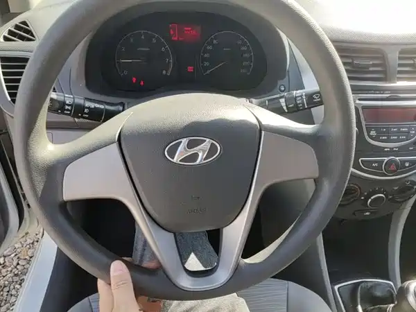 Hyundai Accent 2016