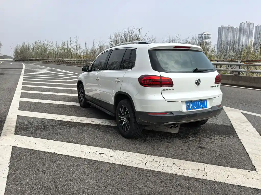 Volkswagen Tiguan 2015 — фото 14