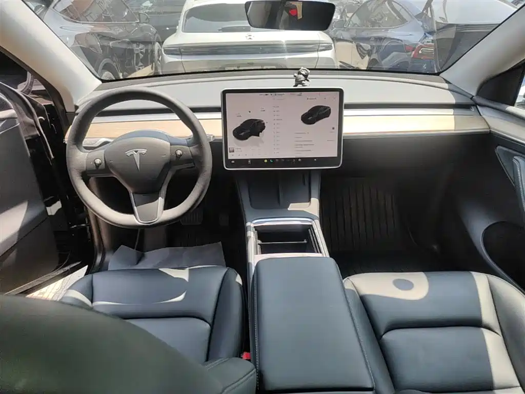 Tesla Model Y 2022 — фото 10