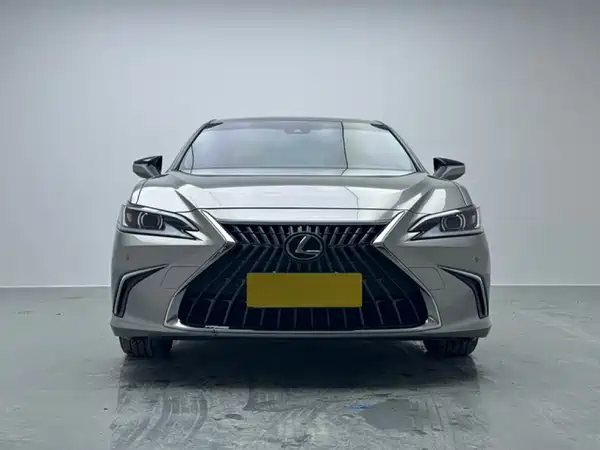 Lexus ES 2024