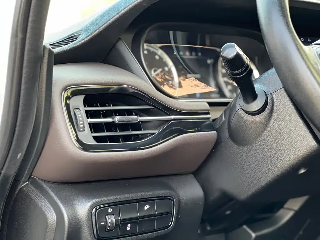 GAC Motor Trumpchi M6 2019 — фото 26