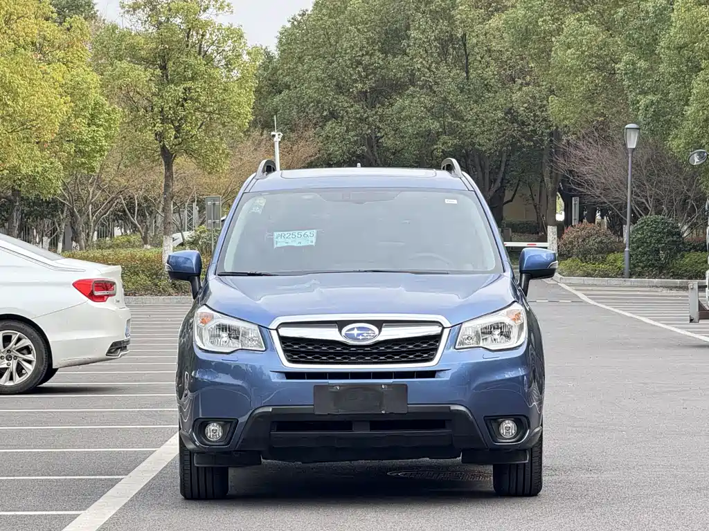 Subaru Forester 2014 — фото 2