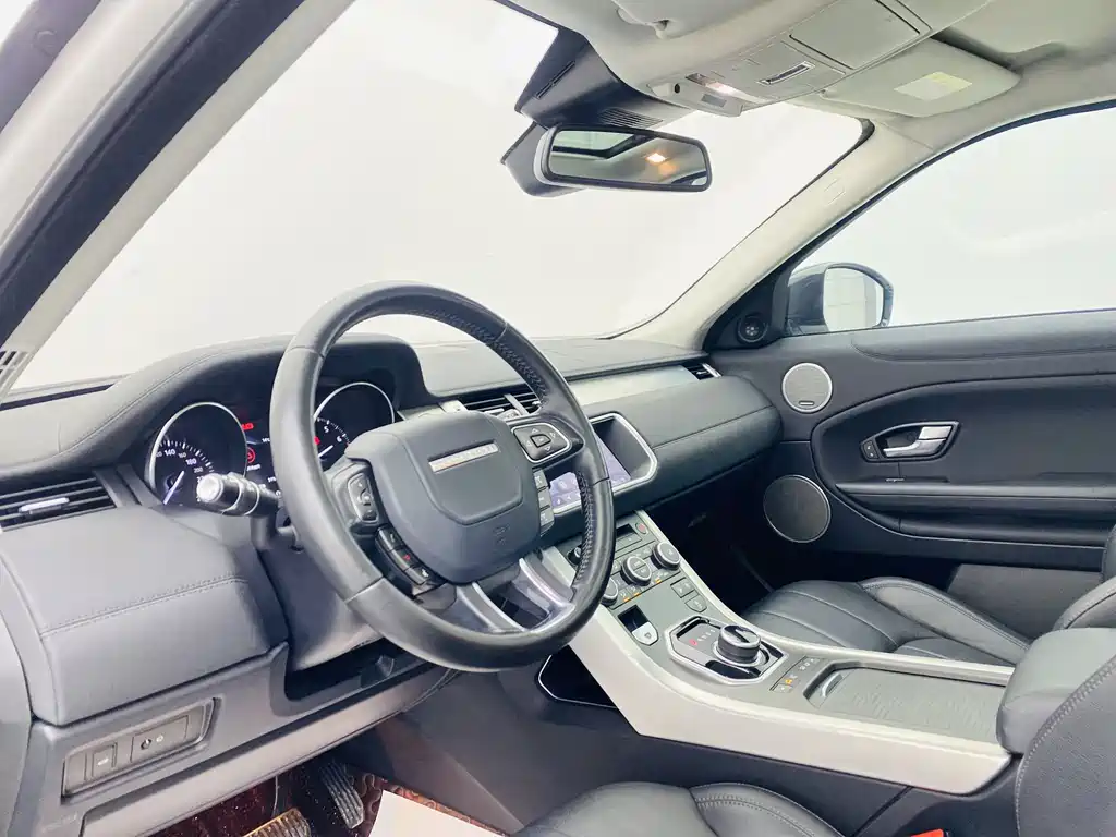 Land Rover Evoque 2019 — фото 12