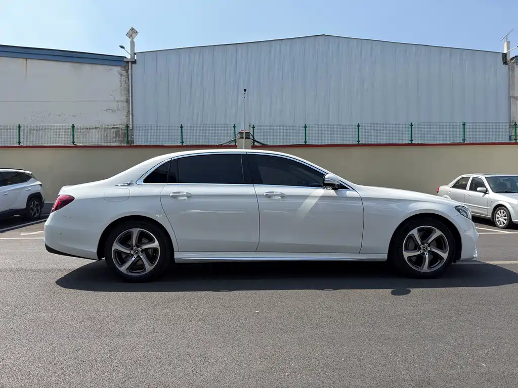 Mercedes-Benz E-Class 2019 — фото 13