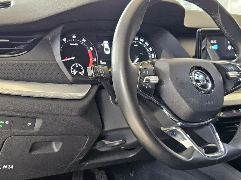 Skoda Octavia 2022 — фото 14