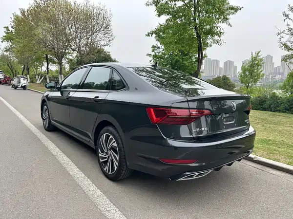 Volkswagen Sagitar 2021
