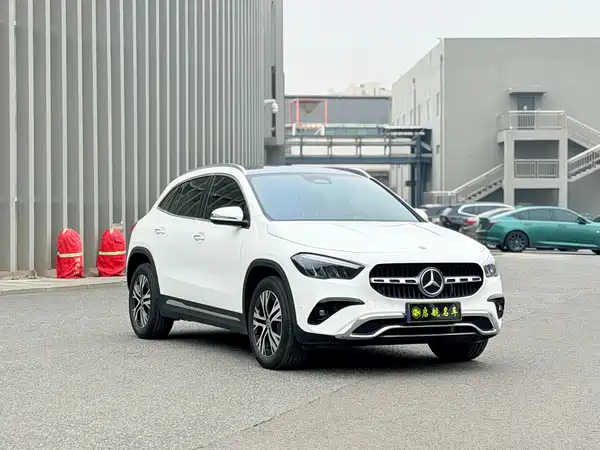 Mercedes-Benz GLA 2024