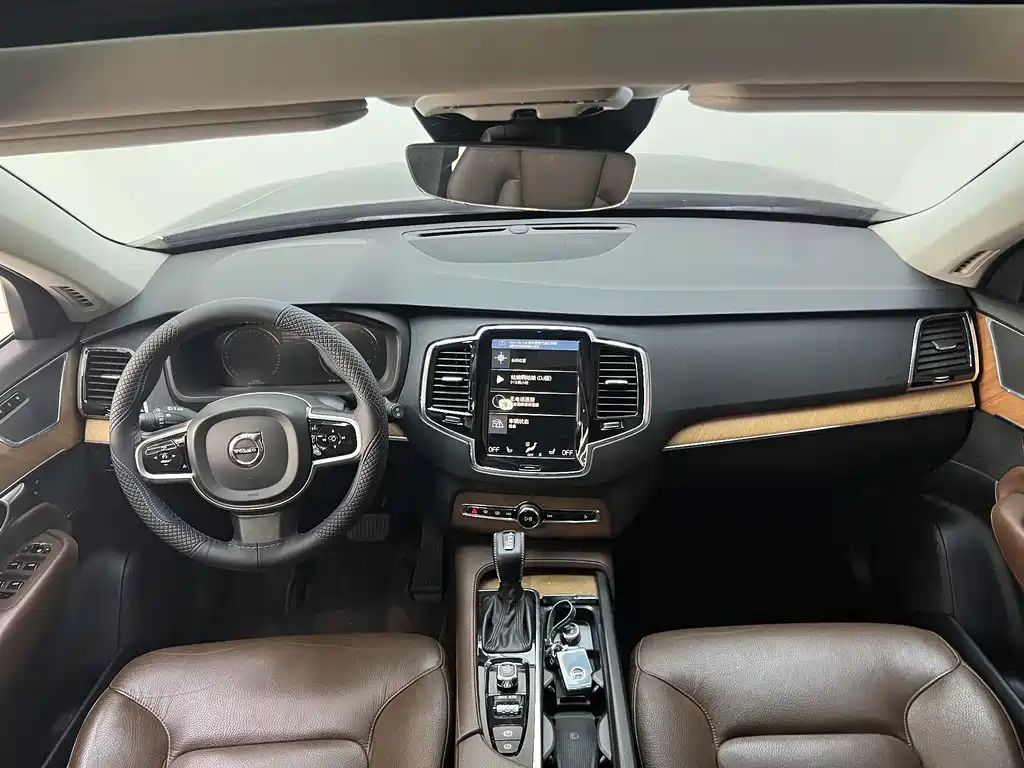 Volvo XC90 2020 — фото 10