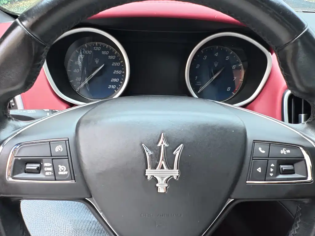 Maserati Ghibli 2020 — фото 28