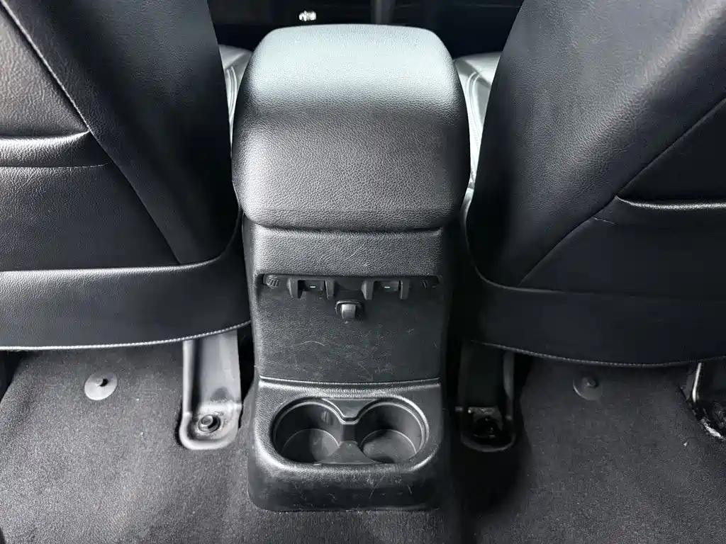 Jeep Wrangler 2018 — фото 13