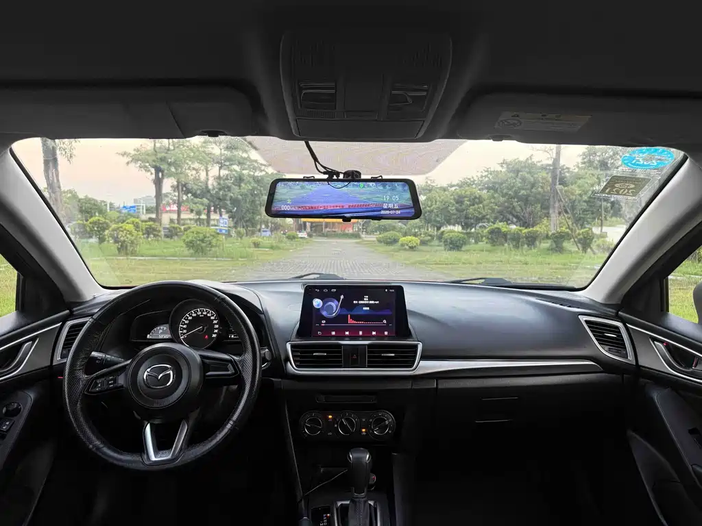 Mazda 3 Angkesela 2019 — фото 10