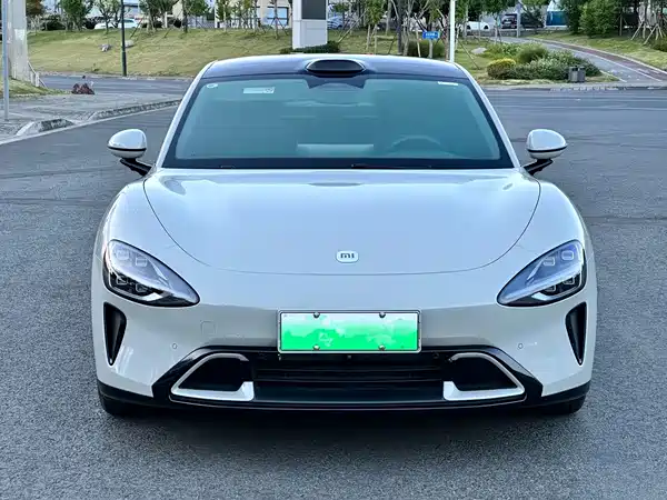 Xiaomi SU7 2024