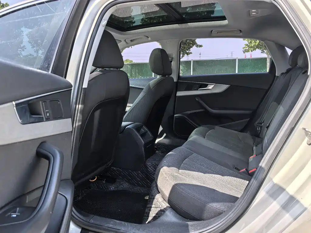 Audi A4L 2019