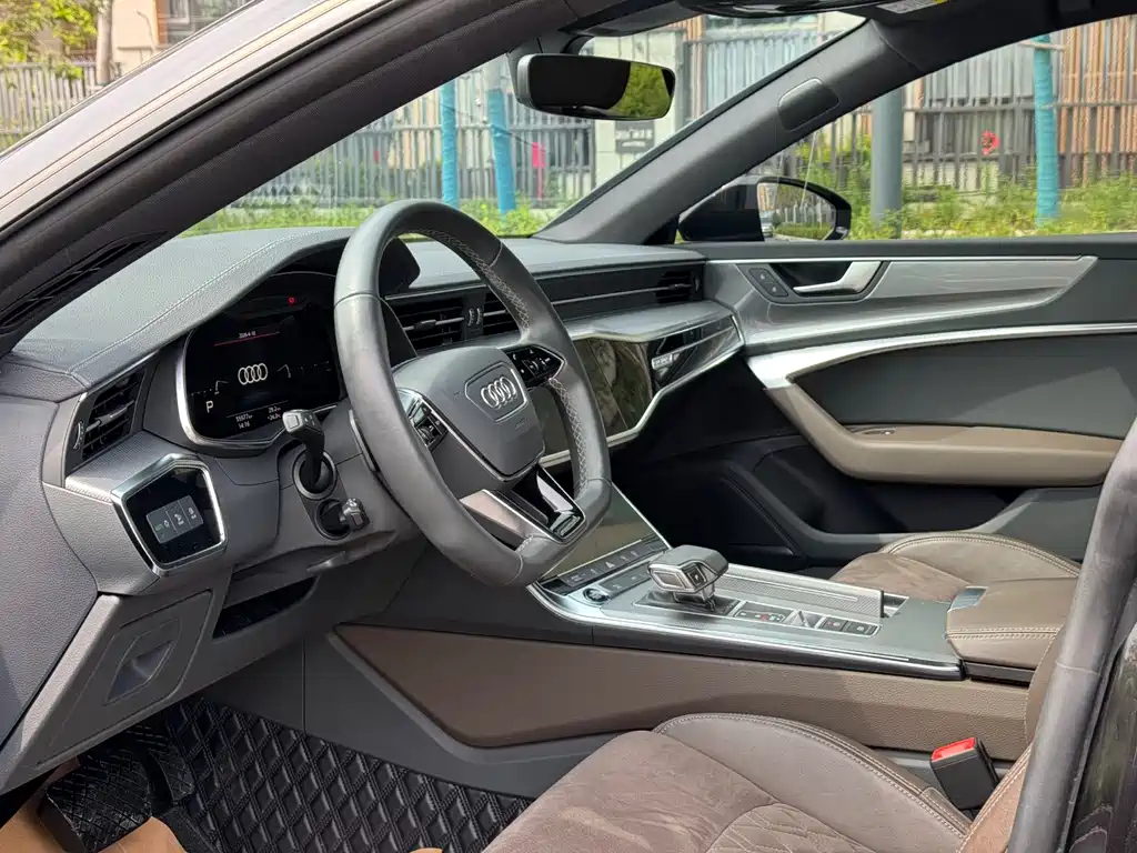 Audi A7L 2023 — фото 2