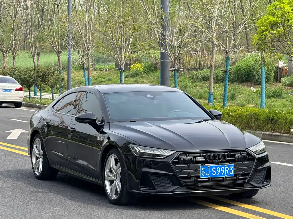 Audi A7L 2023 — фото 1