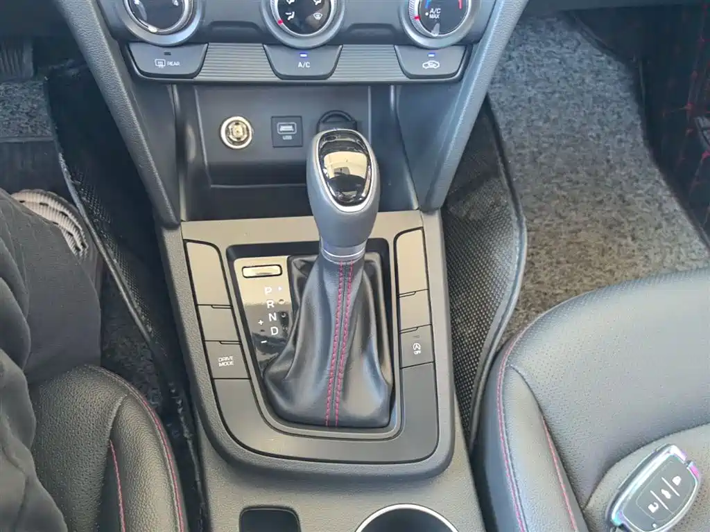 Hyundai Elantra 2019 — фото 14