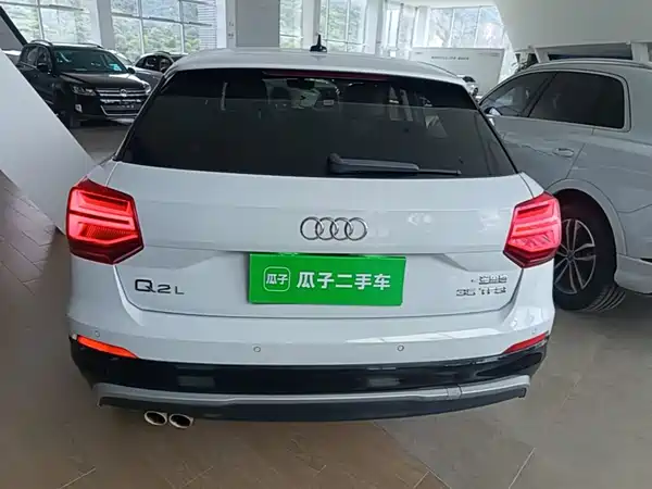 Audi Q2L 2019