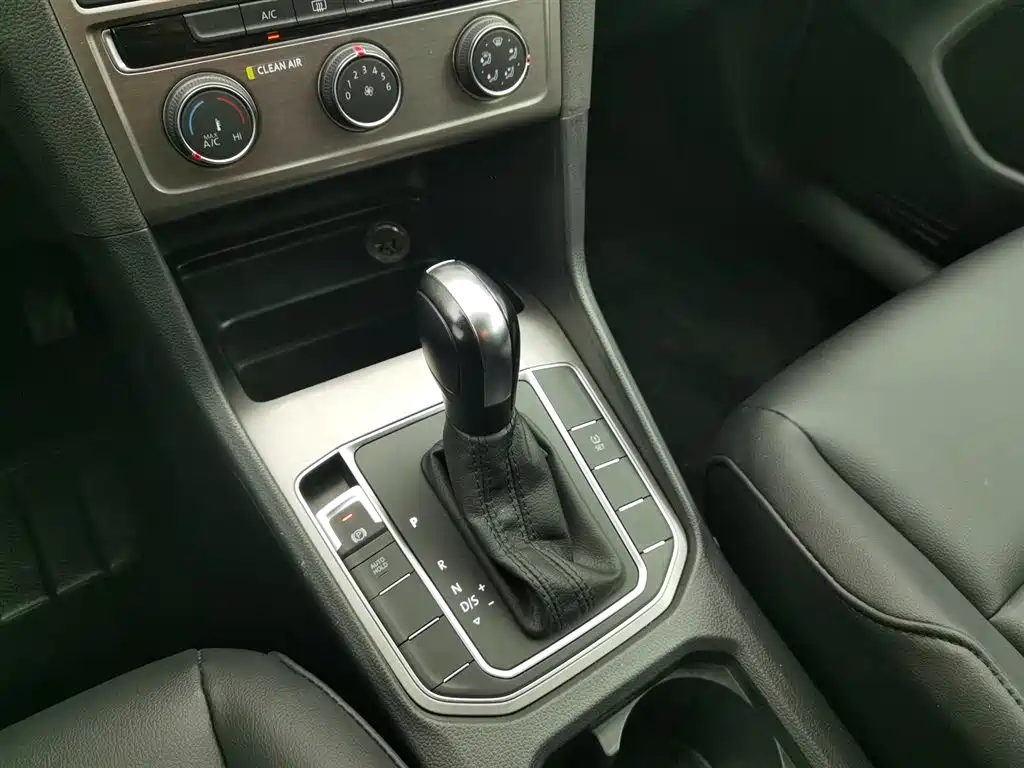 Volkswagen Golf Sportsvan 2017 — фото 13