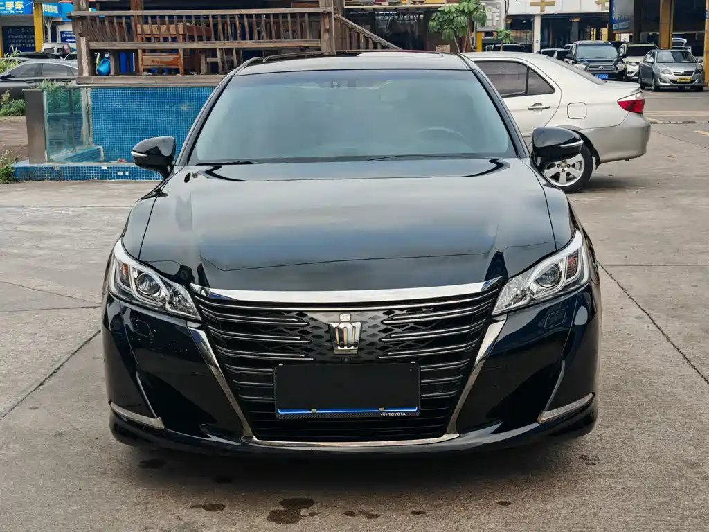 Toyota Crown 2018 — фото 2