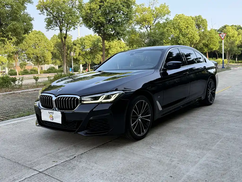 BMW 5 Series 2022 — фото 1