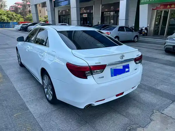 Toyota Reiz 2013