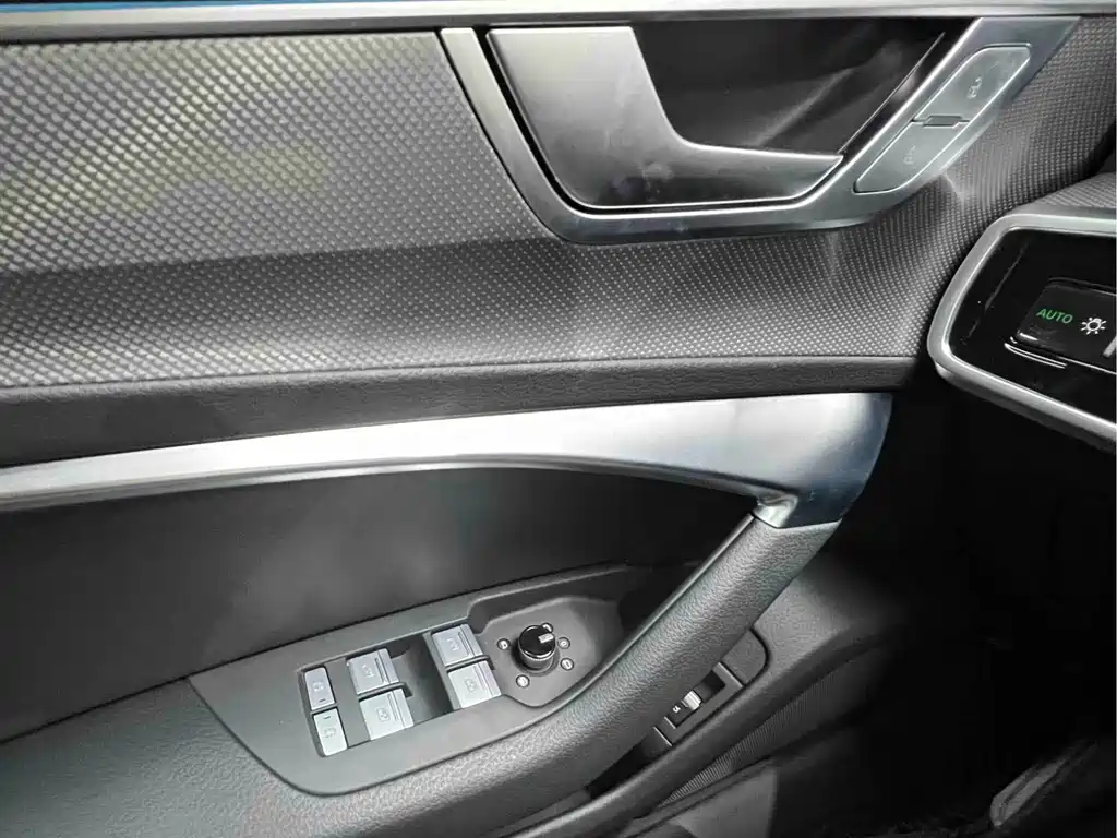 Audi A6L 2023 — фото 14