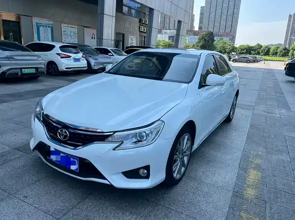 Toyota Reiz 2013