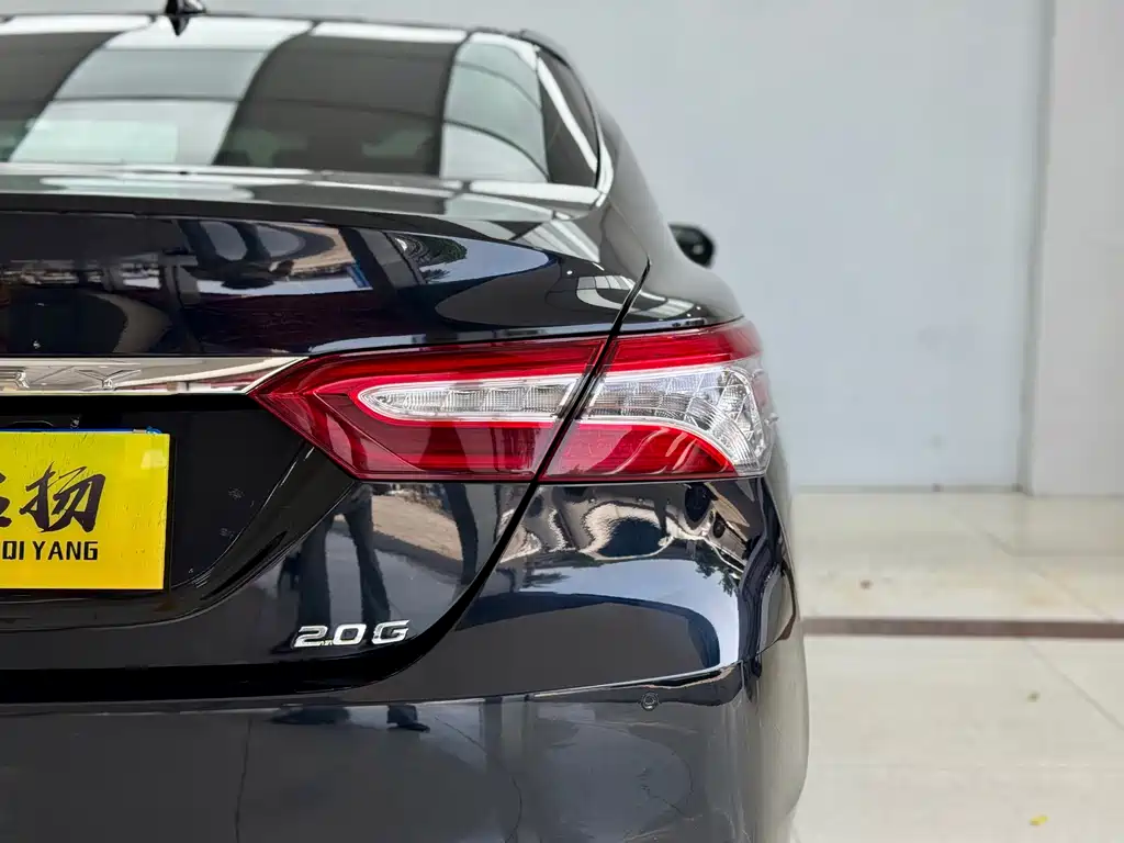Toyota Camry 2023 — фото 25