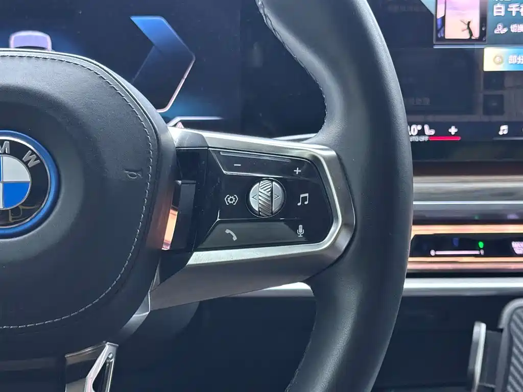 BMW i7 2023 — фото 16
