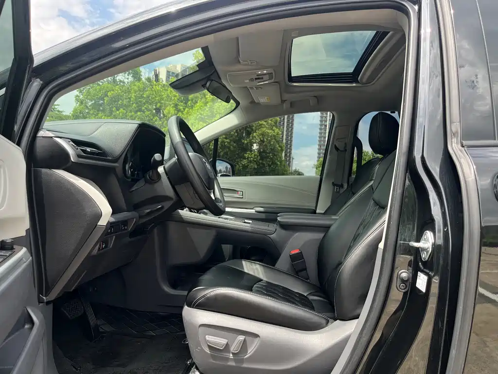 Toyota Sienna 2024