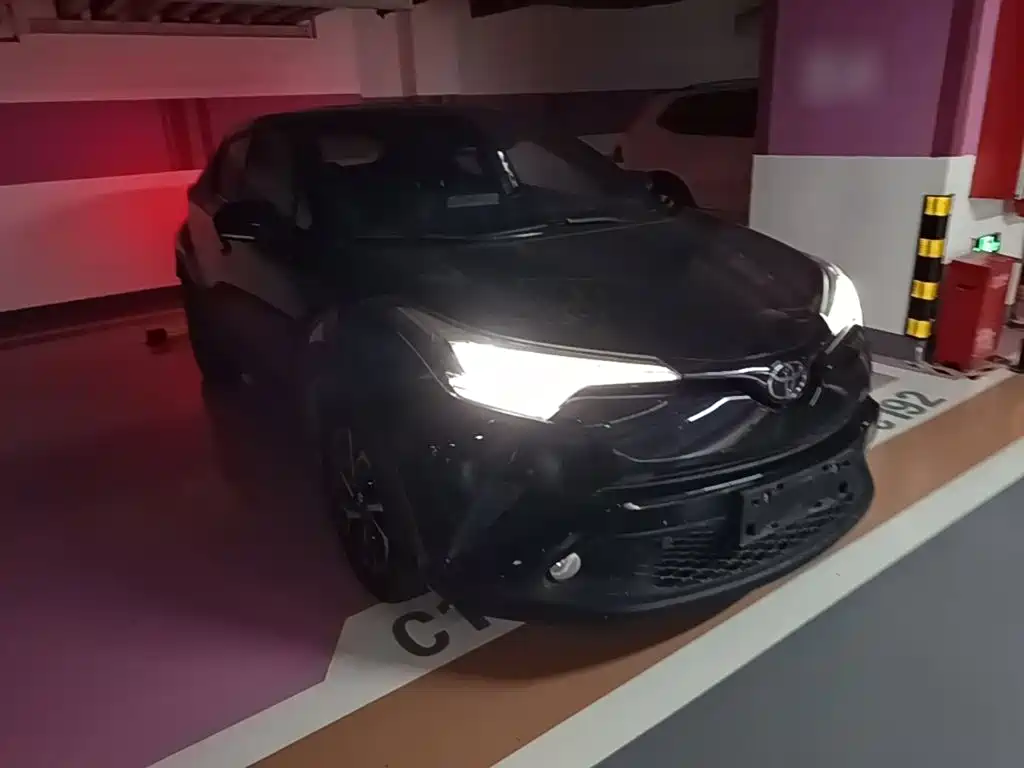 Toyota C-HR 2020 — фото 4