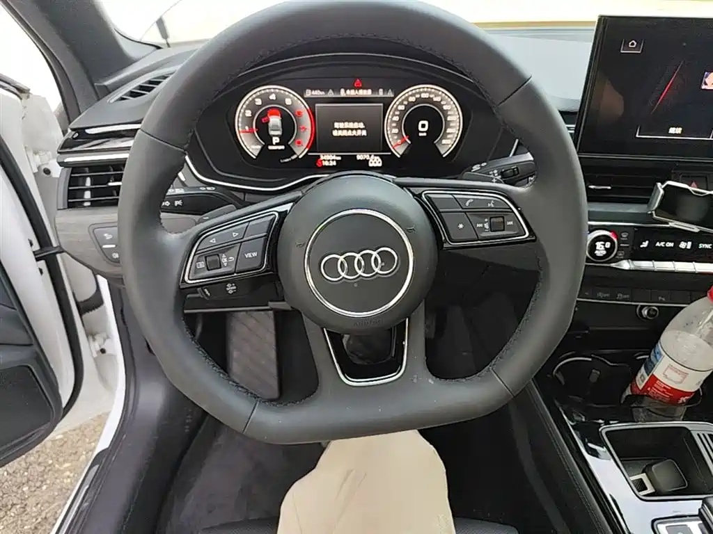 Audi A4L 2023 — фото 11