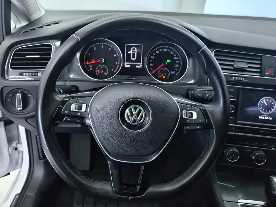 Volkswagen Golf 2018 — фото 15