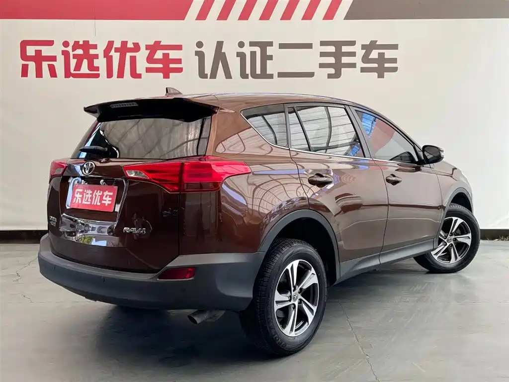 Toyota RAV4 2016 — фото 5
