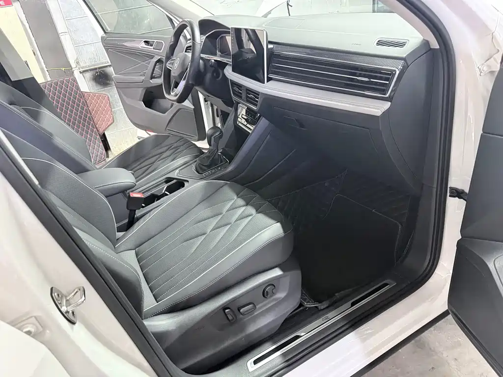 Volkswagen Tiguan L 2021 — фото 21