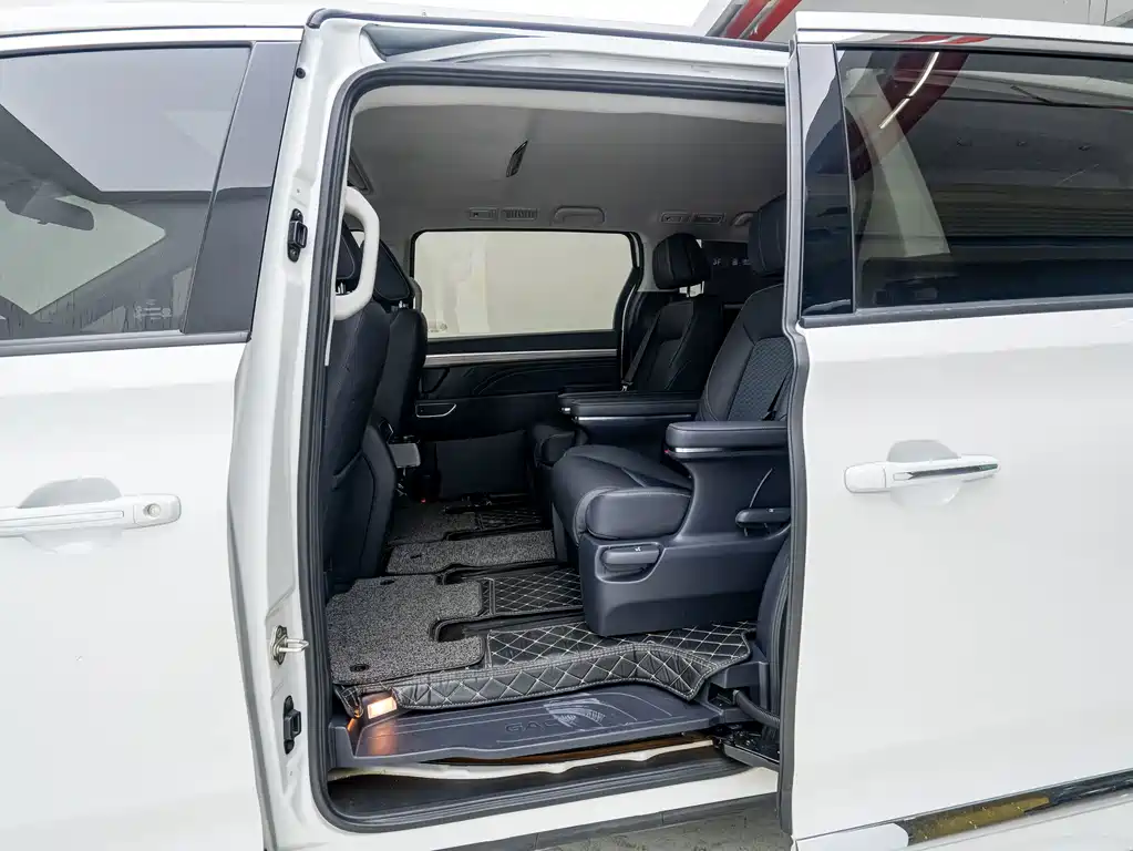 GAC Trumpchi M8 2023 — фото 15